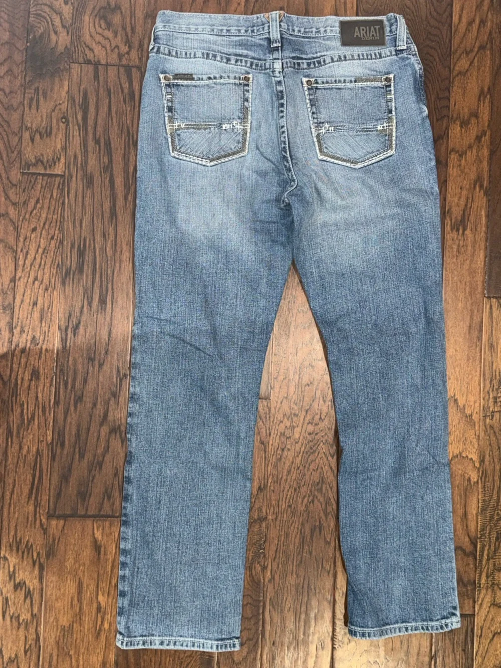 Men Ariat, Traditional Relaxed Bootcut, M2 “Shasta”, size 35 inseam 34 - Picture 2 of 5
